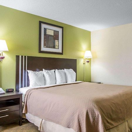 Quality Inn Меррилвилл Экстерьер фото