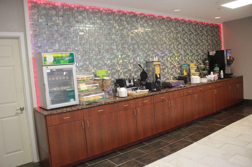 Quality Inn Меррилвилл Экстерьер фото