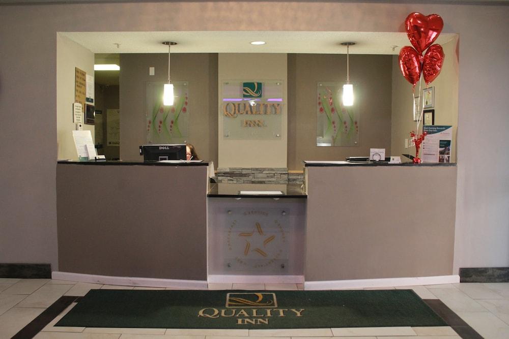 Quality Inn Меррилвилл Экстерьер фото