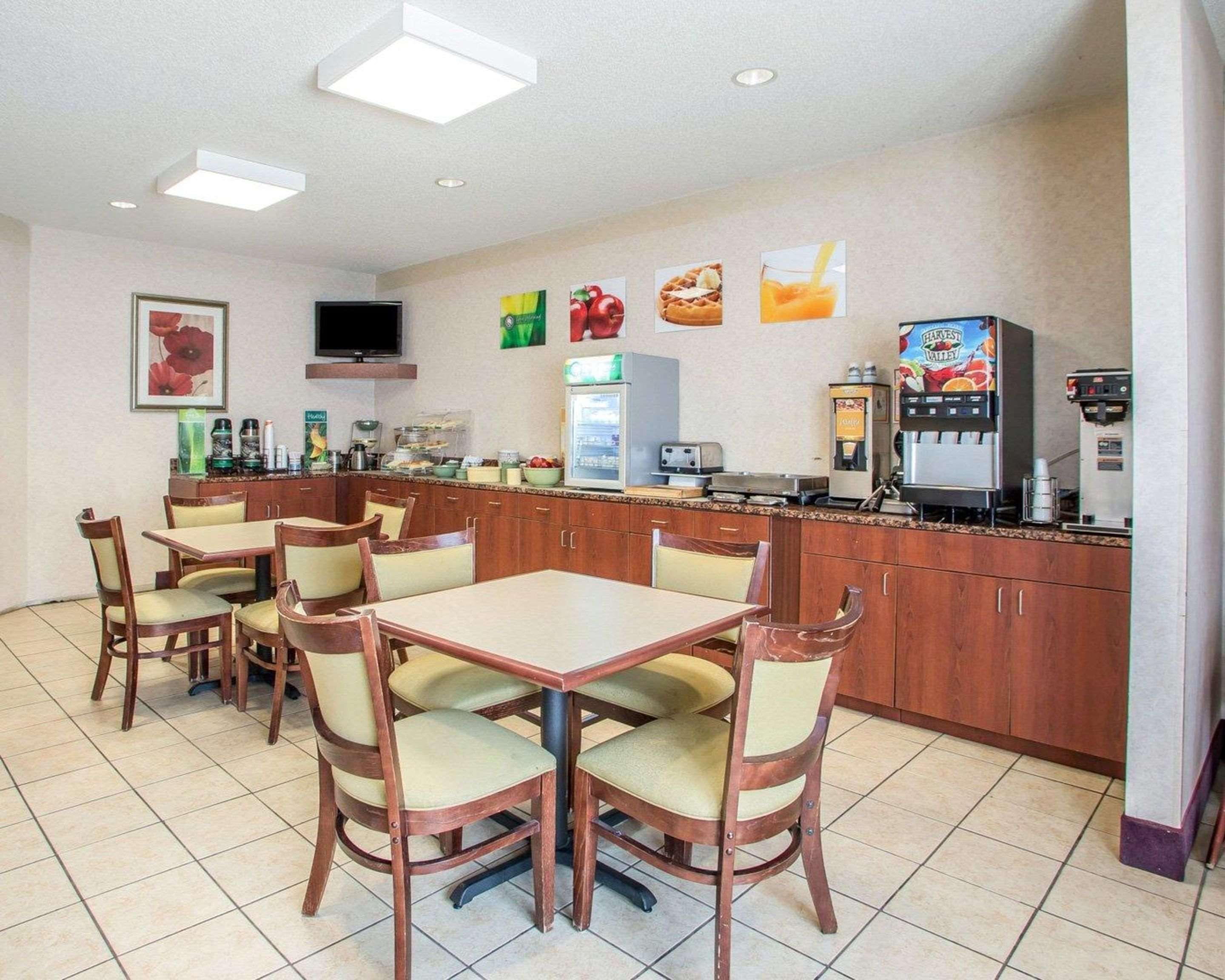 Quality Inn Меррилвилл Экстерьер фото