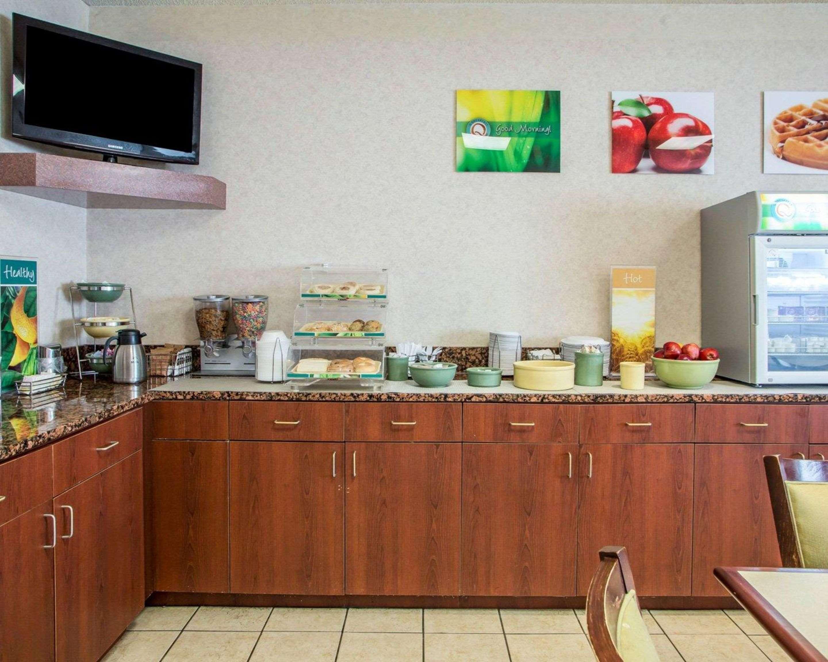 Quality Inn Меррилвилл Экстерьер фото