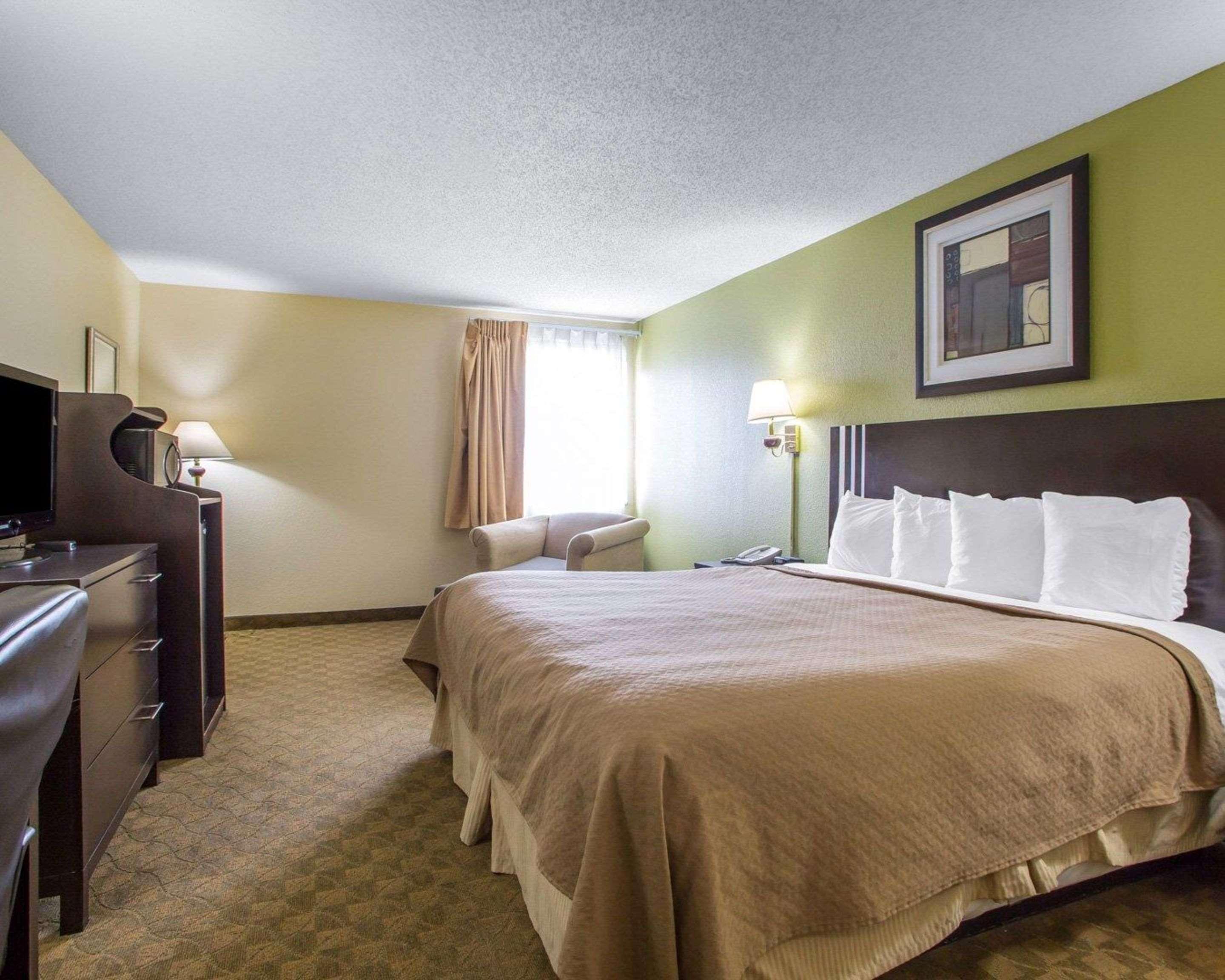 Quality Inn Меррилвилл Экстерьер фото