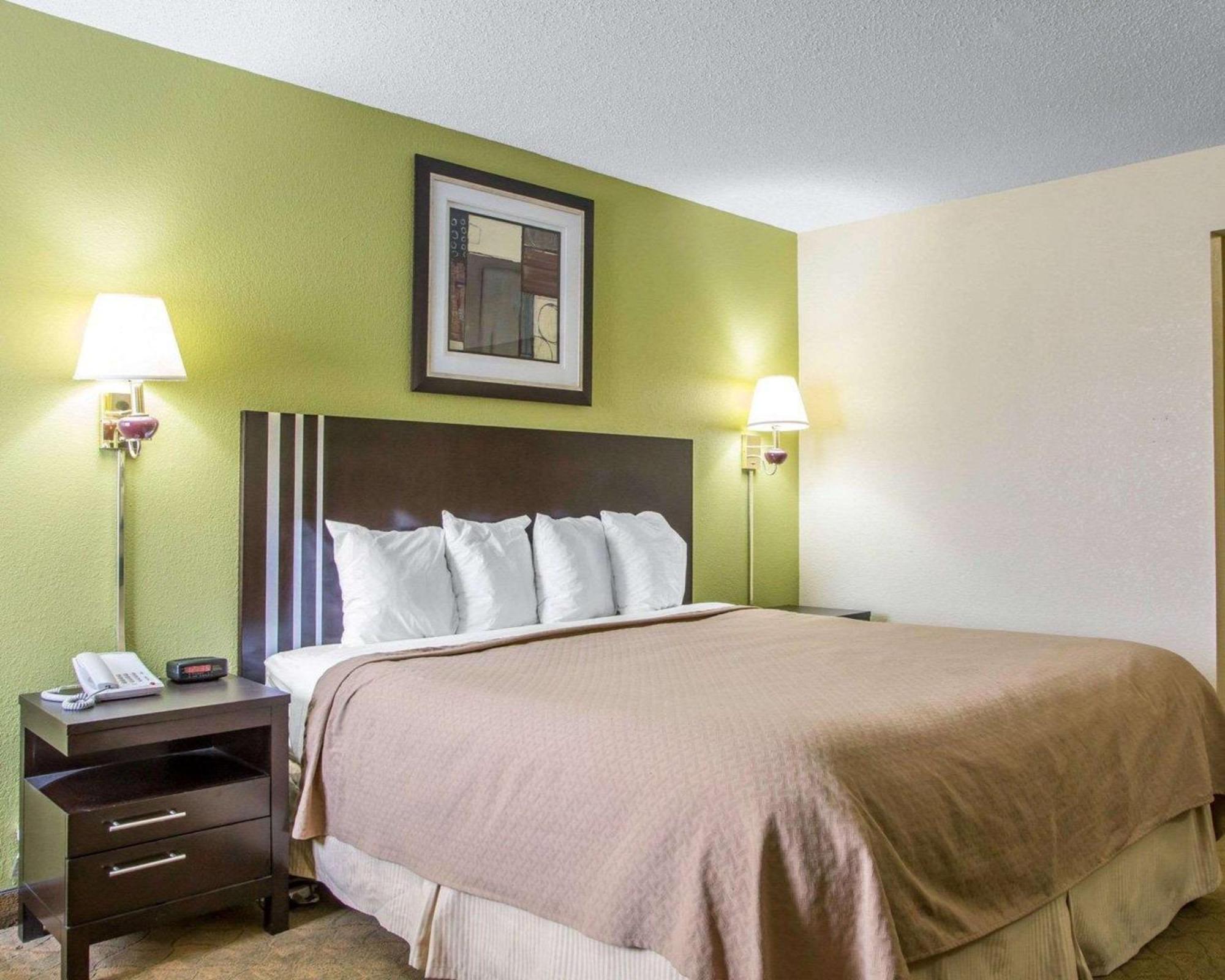Quality Inn Меррилвилл Экстерьер фото