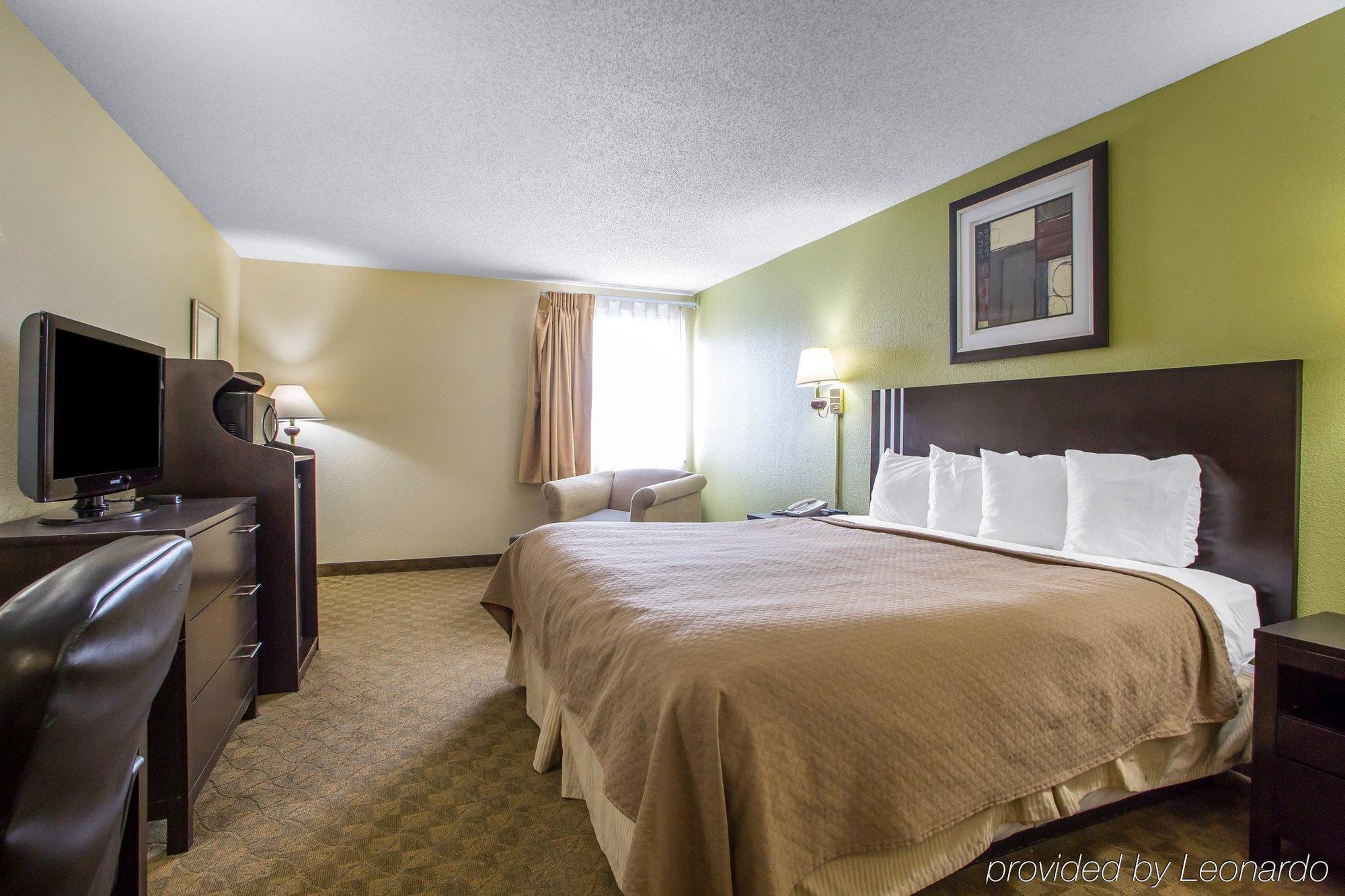 Quality Inn Меррилвилл Экстерьер фото
