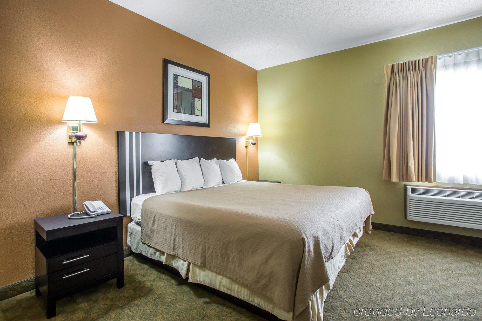 Quality Inn Меррилвилл Экстерьер фото