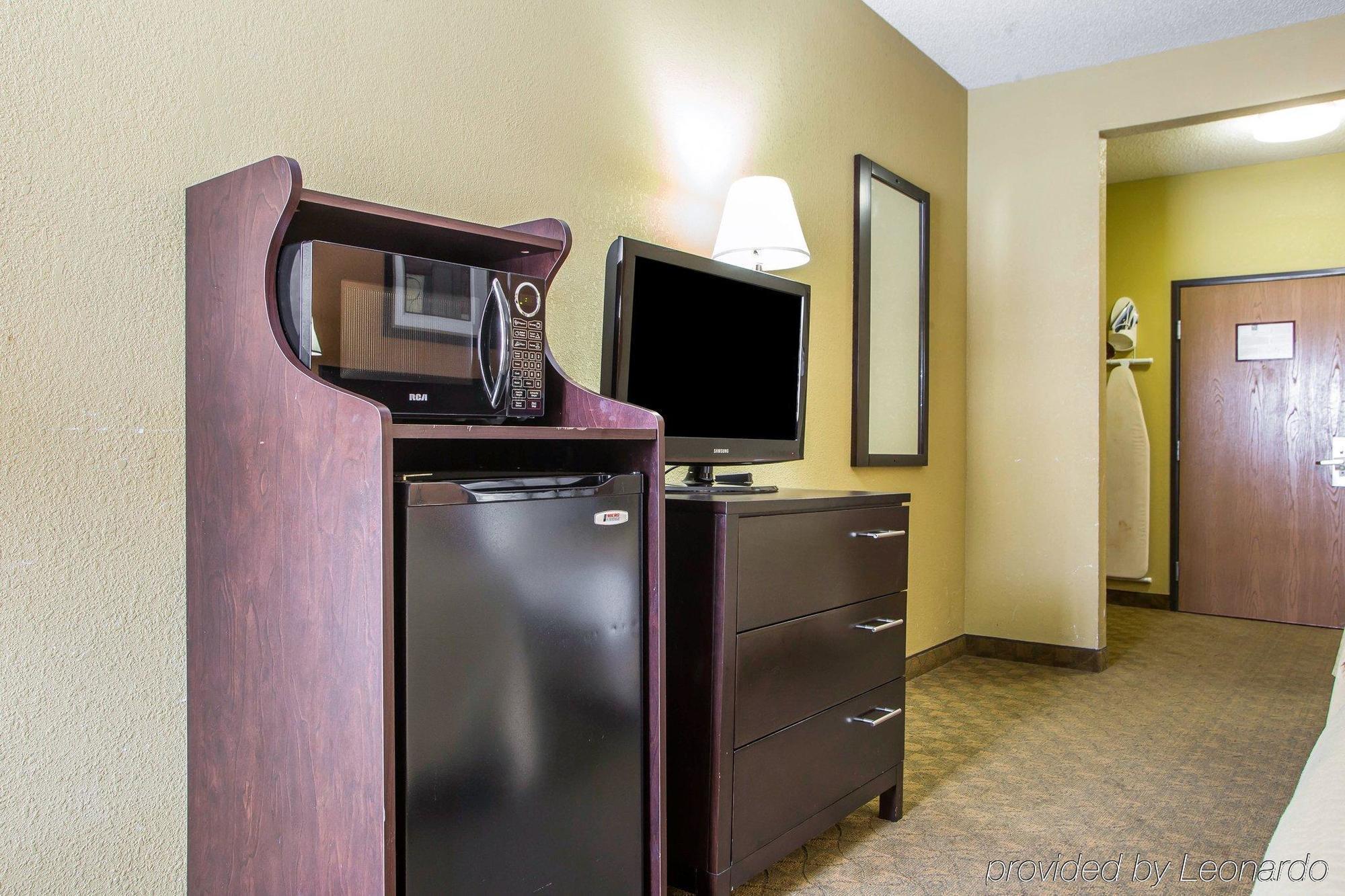 Quality Inn Меррилвилл Экстерьер фото